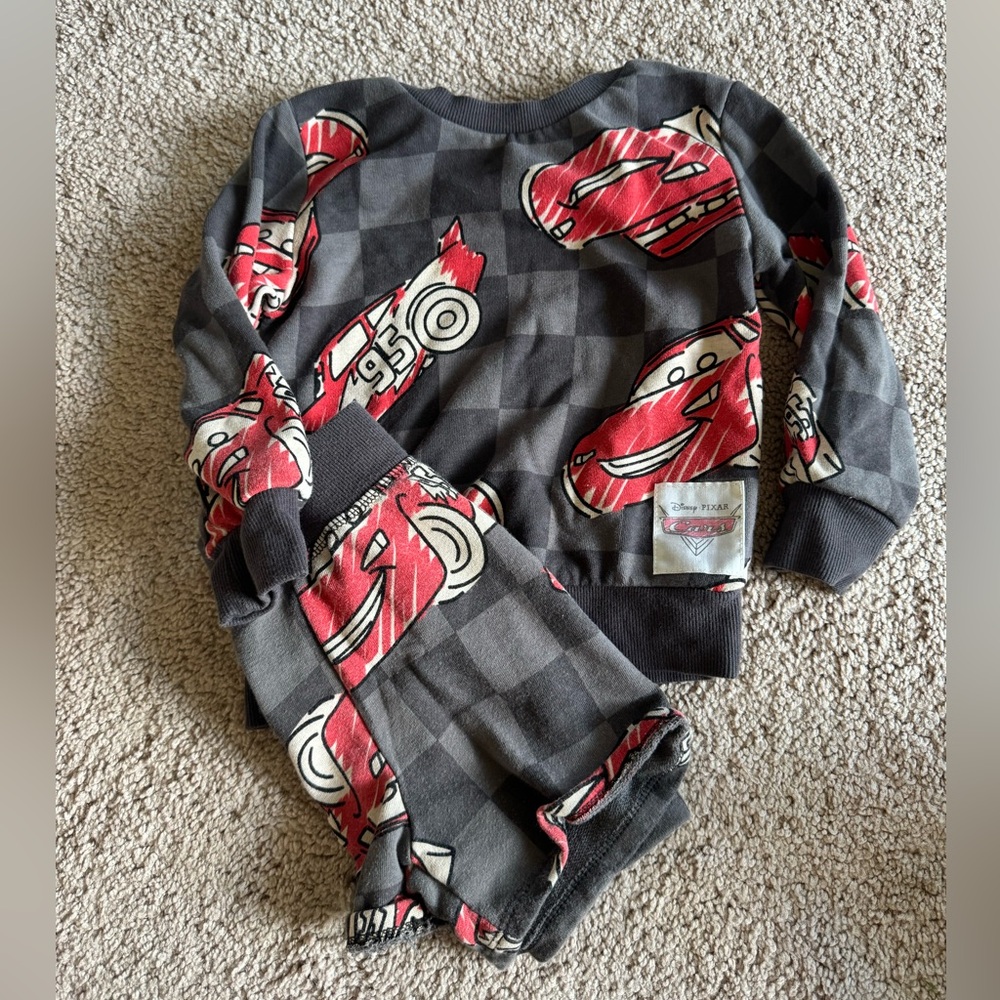 Pixar Cars - 2 piece set (shorts and long sleeve)